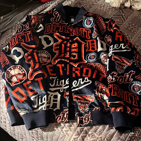 Other - Detroit Tigers Graphic Jacket